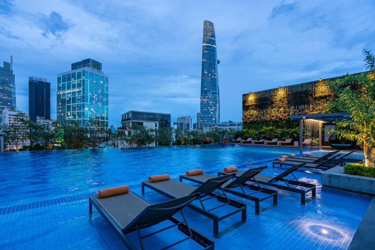 Fusion Original Saigon Centre Hotel Ho Chi Minh City Exterior photo Landmark 81 rooftop pool