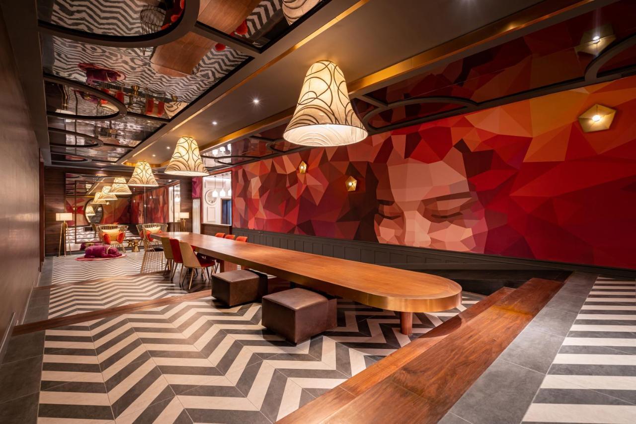 Fusion Original Saigon Centre Hotel Ho Chi Minh City Exterior photo Starbucks Reserve Roastery, Shanghai