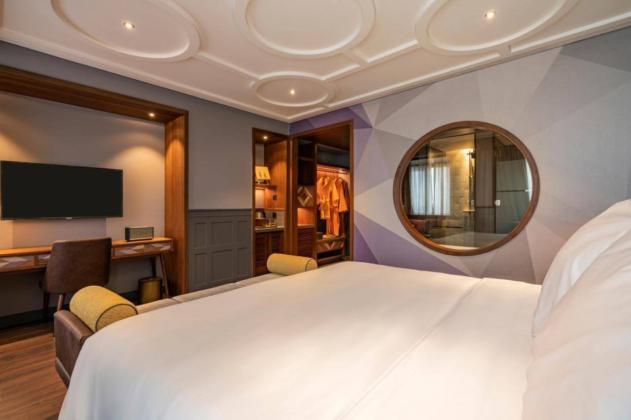 Fusion Original Saigon Centre Hotel Ho Chi Minh City Exterior photo Deluxe Room